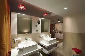 Отель Kruisherenhotel - Oostwegel Collection, Member Of Design 5*