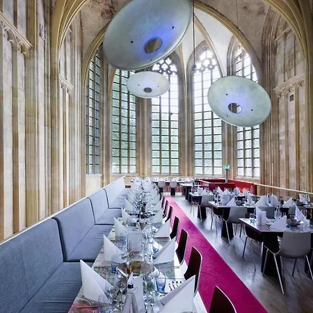 Отель Kruisherenhotel - Oostwegel Collection, Member Of Design 5*